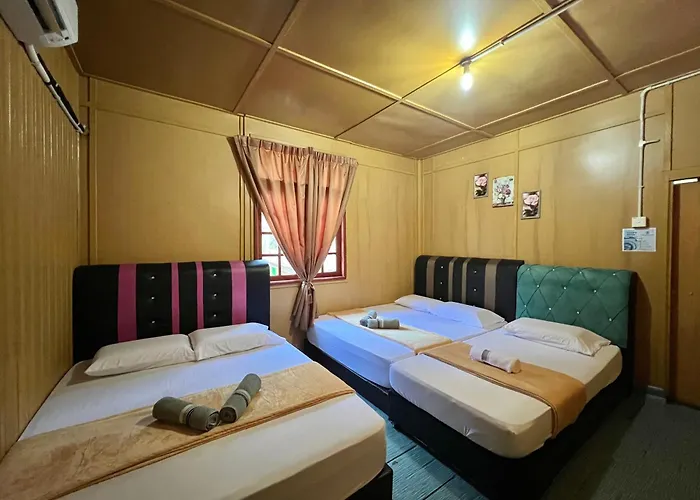 Perhentian Sri Tanjung , Kampung Nelayan Pulau Perhentian